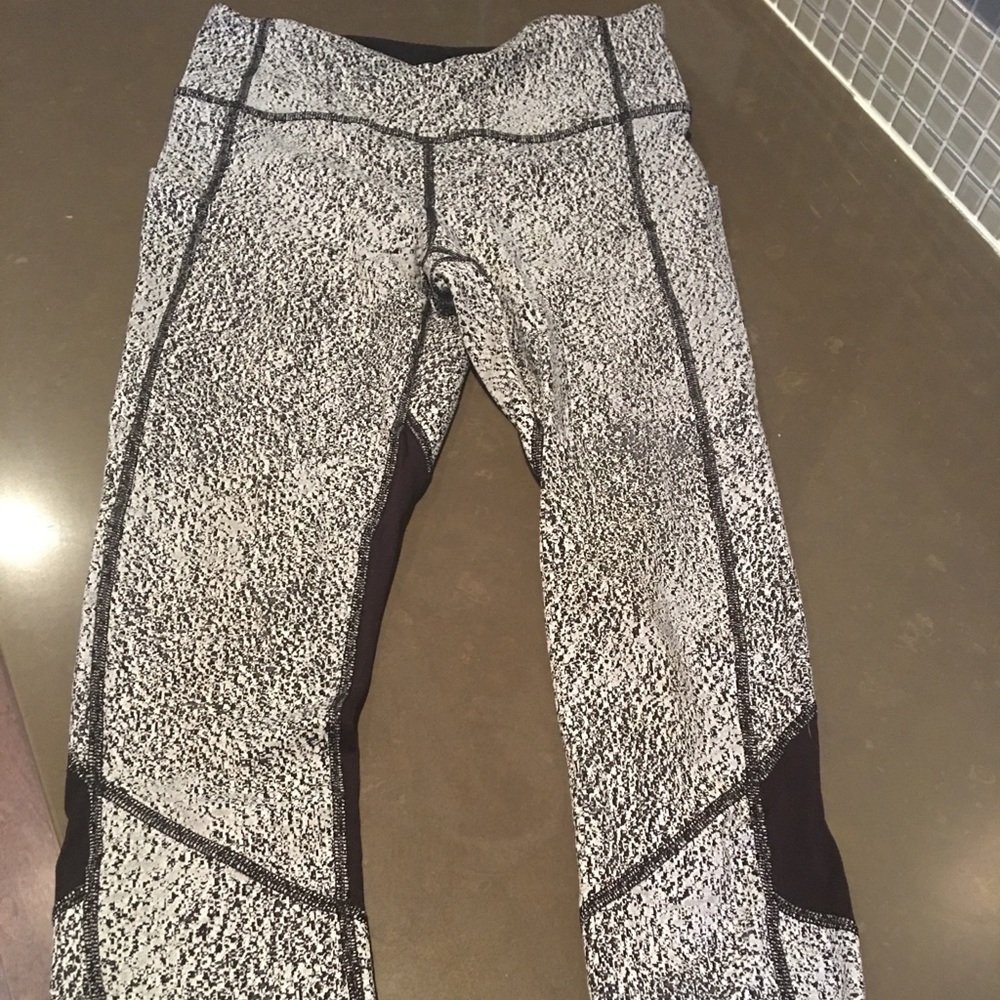 Lululemon work out pants/ leggings Size 4